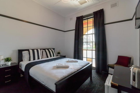 Royal Hotel Ryde - Hervey Bay Accommodation 0