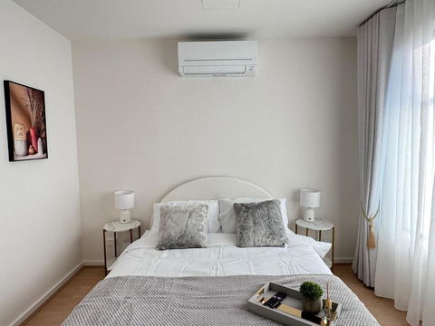 Royalty Living - Tourism Hervey Bay 0