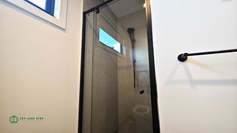 Royalty Living Unit 3 - Tourism Hervey Bay 1