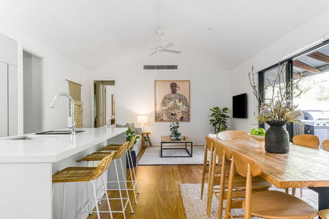 Rubber Soul - Hervey Bay Accommodation 1