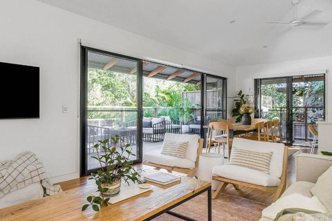 Rubber Soul - Hervey Bay Accommodation 2