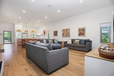 Russell Street Retreat - Tourism Hervey Bay 0