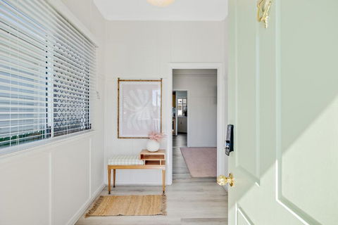 Sage Cottage! CBD Perfection! - Tourism Hervey Bay 3