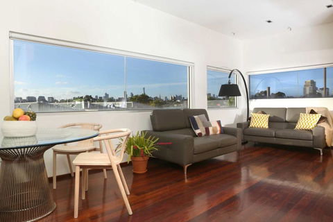 Saint George - The Townhouse - Hervey Bay Accommodation 2
