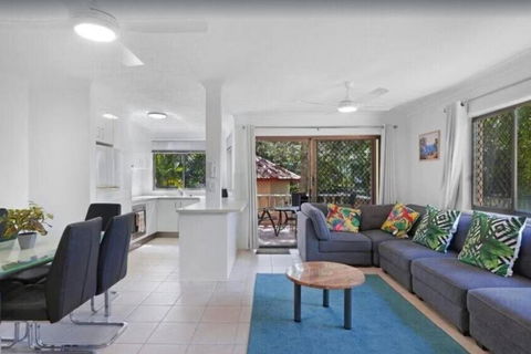 Salerno - Hosted By Burleigh Letting - Tourism Hervey Bay 0