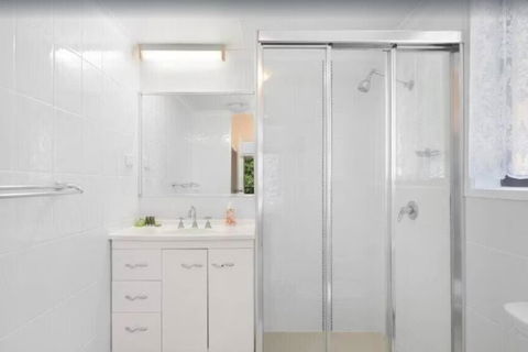 Salerno - Hosted By Burleigh Letting - Tourism Hervey Bay 3