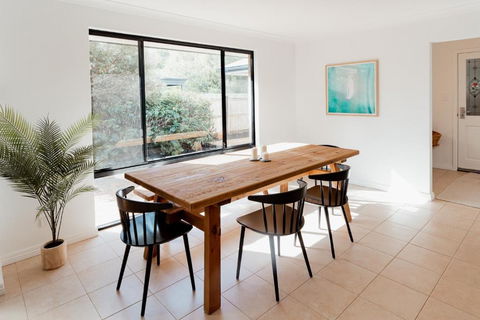 Salhus - Sleep In King Beds & Easy Walk To Town - Tourism Hervey Bay 2