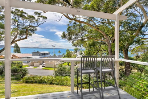 Sally Beach House With Ocean Views - Tourism Hervey Bay 0