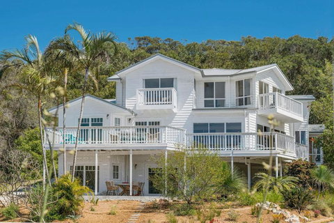 Salt Spray - Hervey Bay Accommodation 0