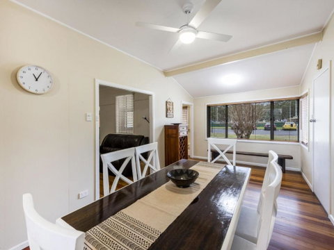 Salt Water Cottage - Hervey Bay Accommodation 2