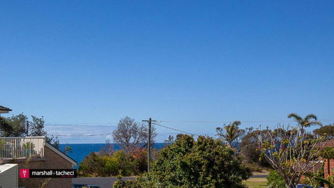 Salt Water Villa Bermagui Four Bedroom Central Location With Wifi - Hervey Bay Accommodation 1