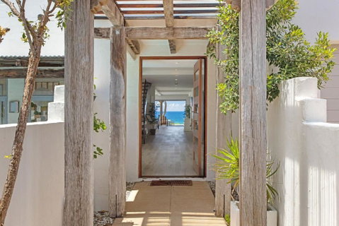Saltwater Beach House - Hervey Bay Accommodation 3