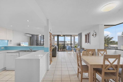 Salty Breeze - Rooftop Terrace & Jacuzzi - Tourism Hervey Bay 1