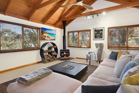 Samsara Blue Mountains - Tourism Hervey Bay 0
