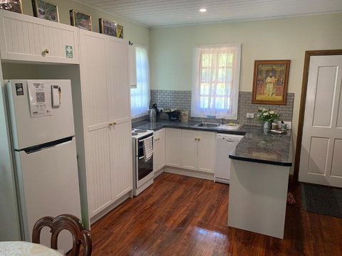 Sancreed Cottage - Hervey Bay Accommodation 3