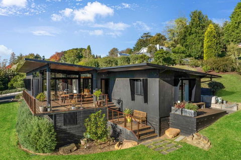 Sanctuaire, Southern Highlands - Tourism Hervey Bay 0