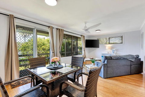 Sanctuary Lakes Fauna Retreat - Tourism Hervey Bay 0