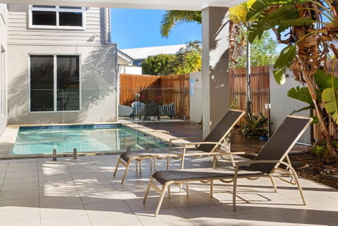Sand And Sea Beach House - Hervey Bay Accommodation 0