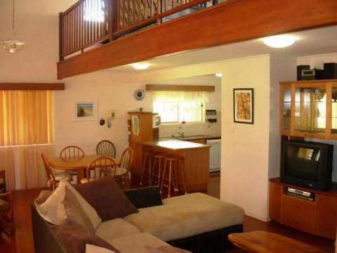 Sand Piper Cottage Rainbow Beach - Hervey Bay Accommodation 2