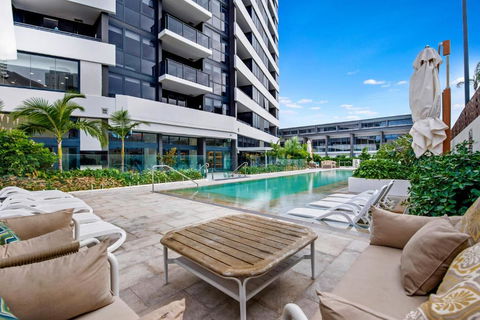 Ruby Building - Self Contained, Privately Managed Apartments - Tourism Hervey Bay 0