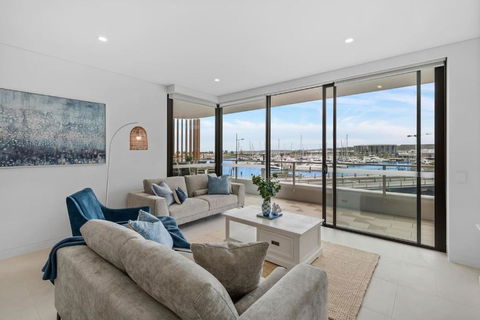 Sailview Escape - A Tranquil Marina Hideaway - Tourism Hervey Bay 0