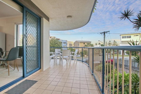 Sandalwood Unit 1 66 Lower Gay Tce - Hervey Bay Accommodation 2
