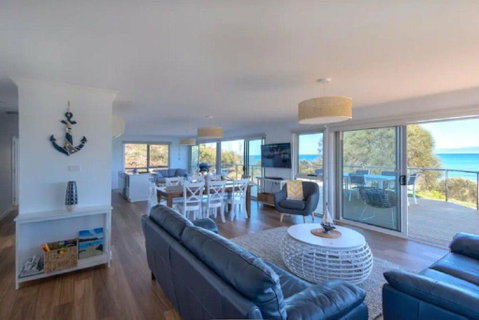 Sandbar Beach House - Hervey Bay Accommodation 3
