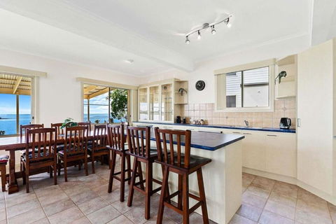 Sandbar On Moreton 5 Bedroom - Hervey Bay Accommodation 3