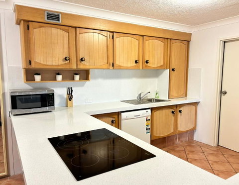 Sandbar Unit 402 - Hervey Bay Accommodation 2