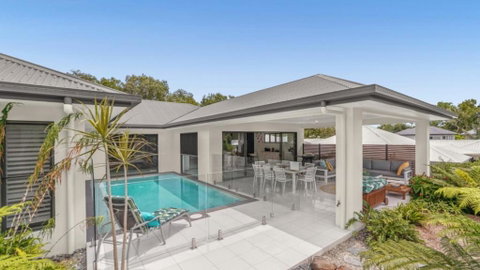 Sandcastles - Palm Cove - Hervey Bay Accommodation 0