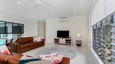 Sandcastles - Palm Cove - Hervey Bay Accommodation 3