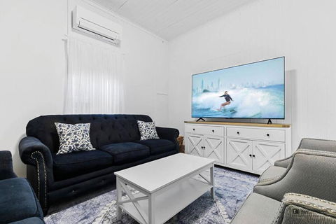 Sandown Beachside Cottage - Tourism Hervey Bay 1