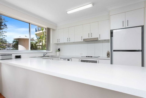 Sandown - Hosted By Burleigh Letting - Hervey Bay Accommodation 3