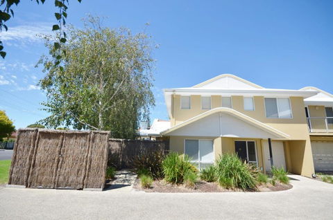 Sandpiper 10 - Close To Town And Beach - Hervey Bay Accommodation 0
