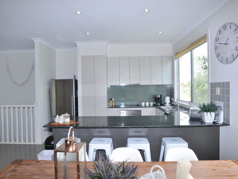 Sandpiper 3 - Close To Town And Beach - Tourism Hervey Bay 2