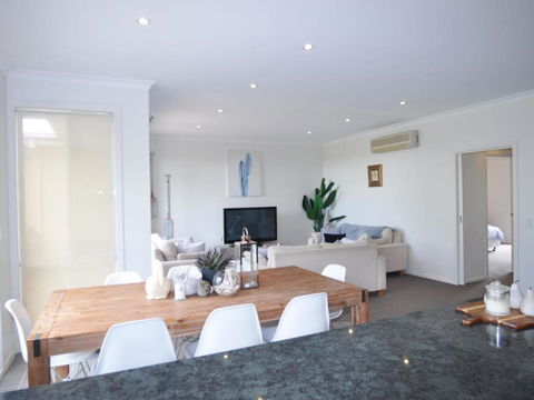 Sandpiper 3 - Close To Town And Beach - Tourism Hervey Bay 0