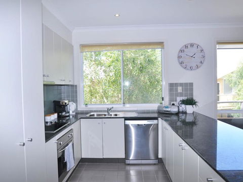 Sandpiper 3 - Close To Town And Beach - Tourism Hervey Bay 3
