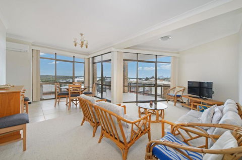 Sandpiper 9 25 Waugh Street - Hervey Bay Accommodation 0