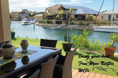 Sandpiper Island Tranquil Waterfront Views & Jetty - Tourism Hervey Bay 0