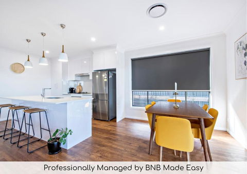 Sandstone - Family Entertainer, Refined Living - Hervey Bay Accommodation 0
