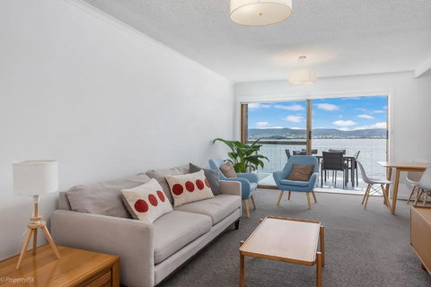 Sandy Bay Waterfront - Hervey Bay Accommodation 0