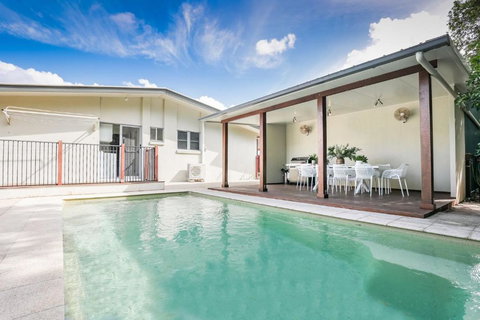 Sandy Burrows - Hervey Bay Accommodation 1