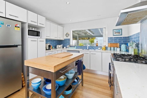 SANTORINI BEACH HOUSE SAFETY BEACH - Tourism Hervey Bay 2