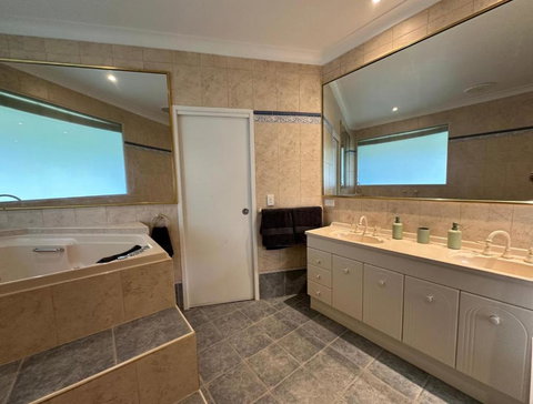 Shammah House - Hervey Bay Accommodation 2