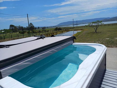 Somerset Lake House - Tourism Hervey Bay 2