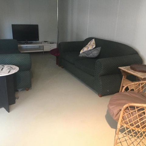 Something Different - Shedstay - Tourism Hervey Bay 3