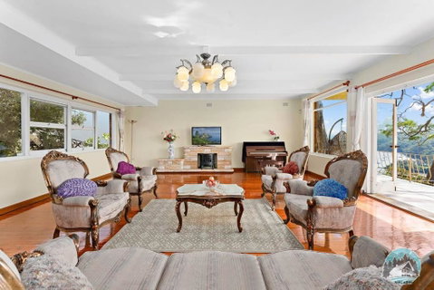 Spacious 4-Bed Home Water Views In Castle Cove - Hervey Bay Accommodation 0