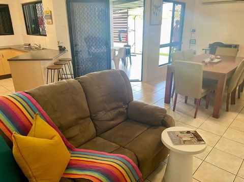 Spacious Retreat On Brenton In Tropical North Queensland - Tourism Hervey Bay 3