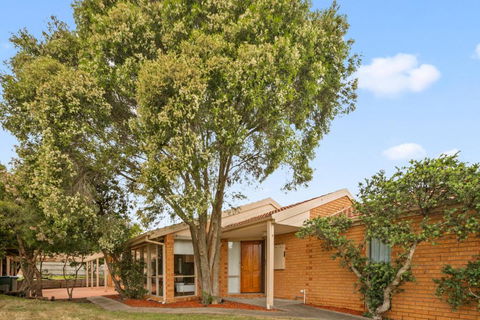 StayAU 3BRM Family Home Netflix Pet-Friendly - Hervey Bay Accommodation 1
