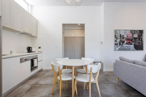 Stirling Apartment 3- Modern Central Apartment - Hervey Bay Accommodation 2